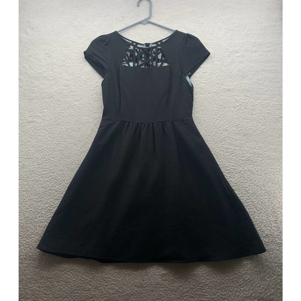 Maeve Anthropologie Dress Size 4 Laser Cut Cap Sleeve Pockets Goth Preppy Black